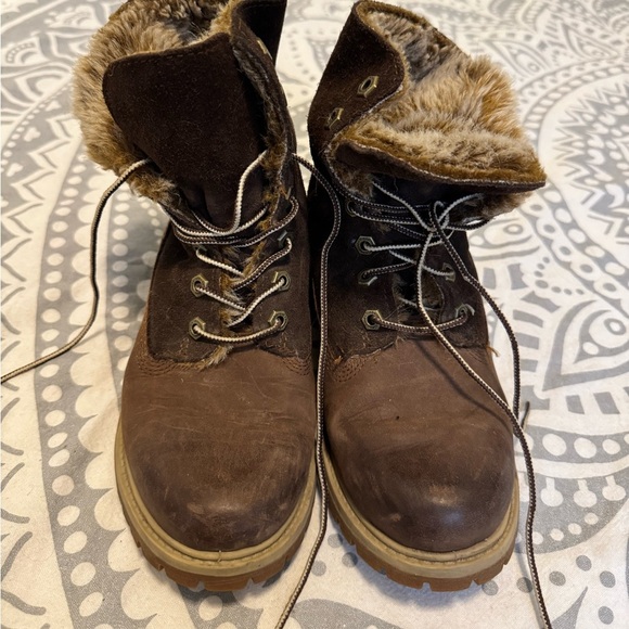 Women’s timberland fur lined boots - Picture 4 of 4